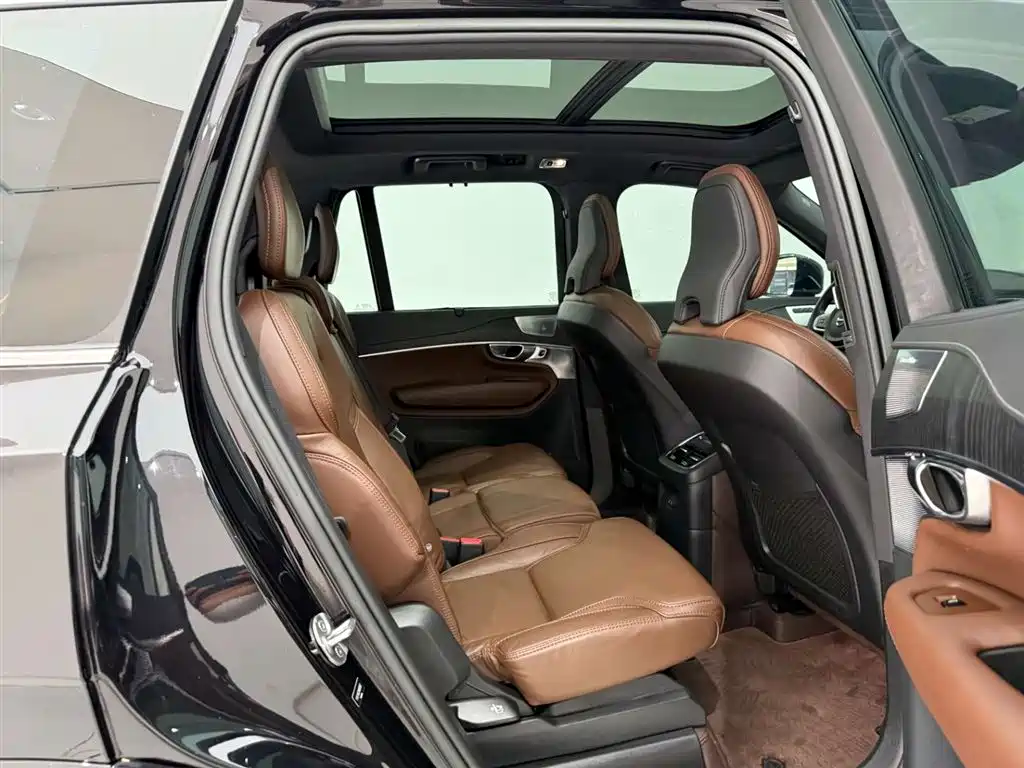 VOLVO XC90 PLUG IN HYBRID