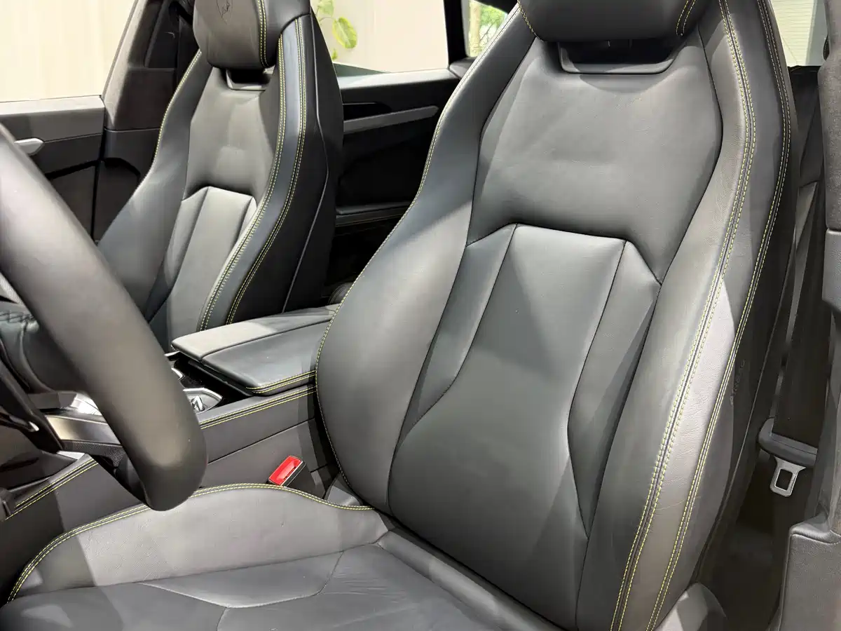 Lamborghini Urus 2018 4.0T V8 фото 9