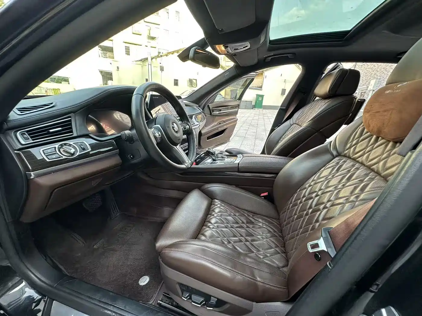 BMW 7 Series 2011 730Li Elegance фото 7