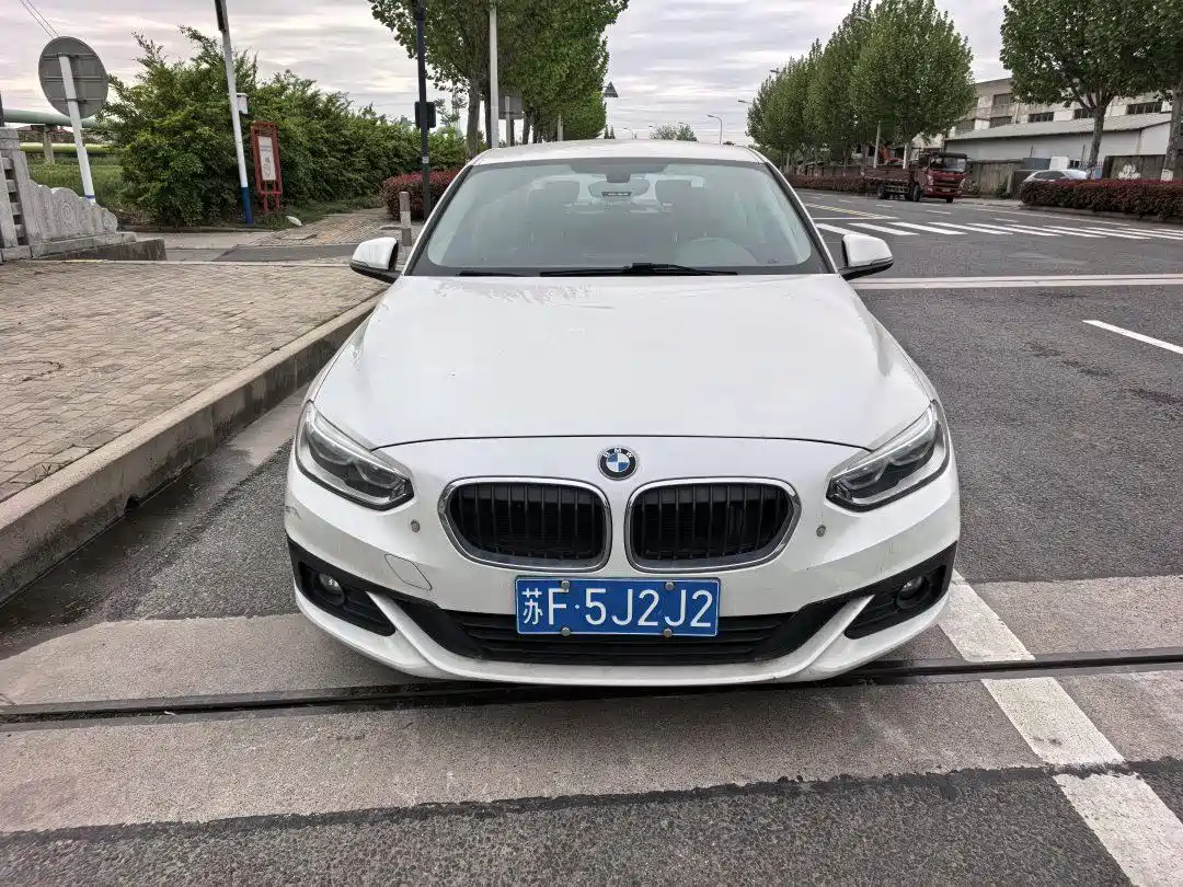 BMW 1 Series 2019 118i Fashion Edition фото 2
