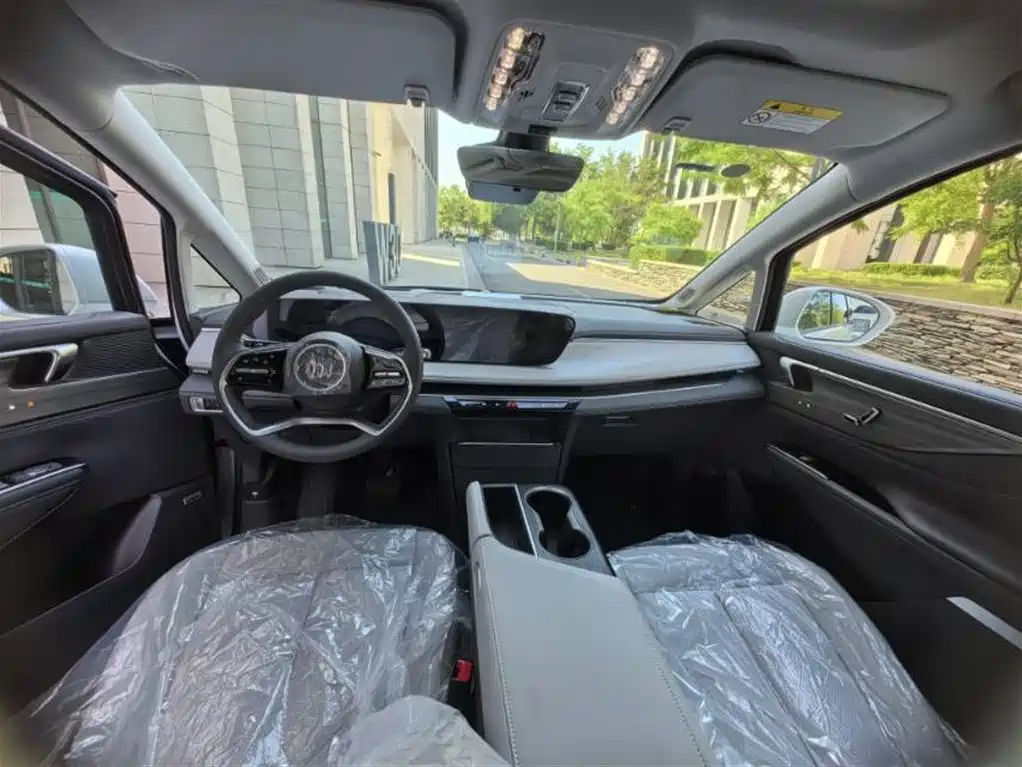 Buick GL8 2025 Land Honor Premium Edition фото 8