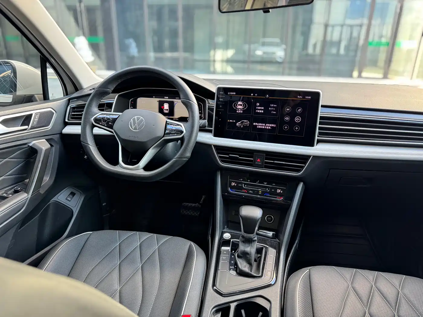 Volkswagen Tiguan L 2022 330TSI Automatic 2WD Smart Edition фото 13
