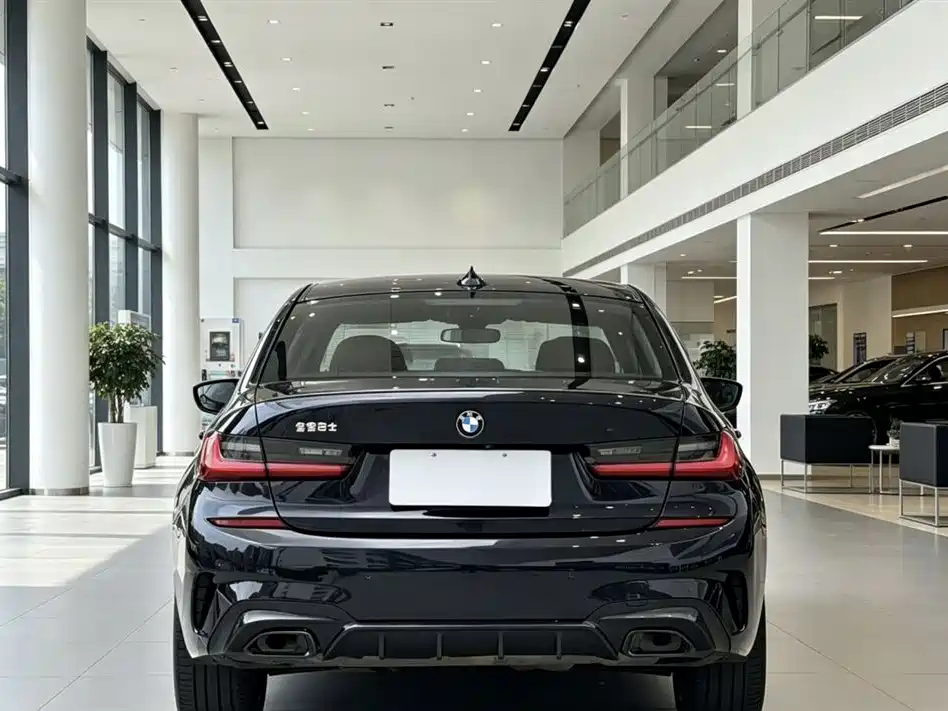 BMW 3-SERIES