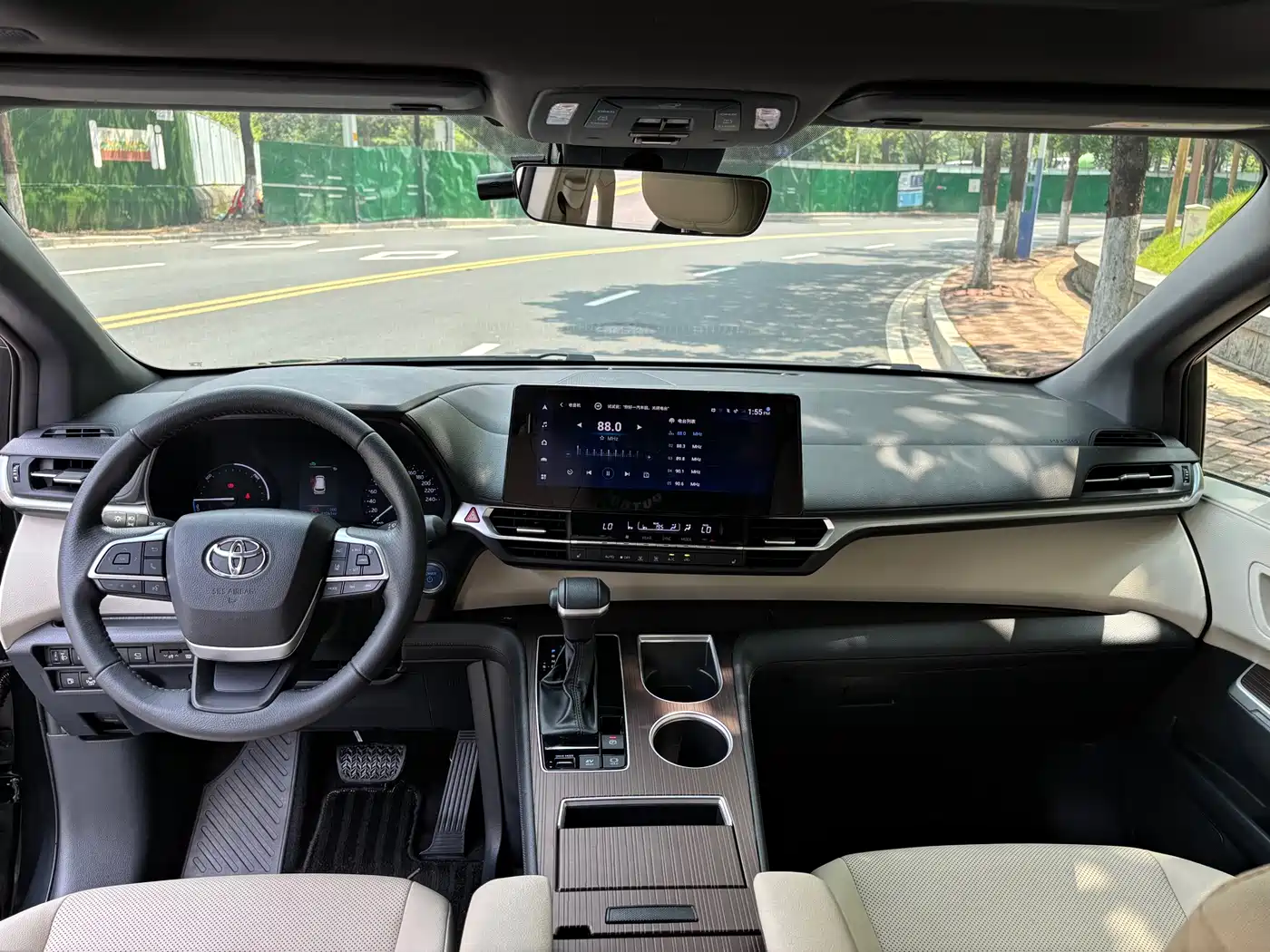Toyota Granvia 2023 2.5L Hybrid Prestige PLUS Edition фото 19