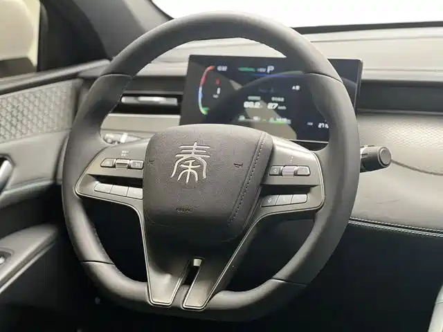 BYD Qin PLUS 2025 DM-i Smart Drive 55KM Leader фото 13
