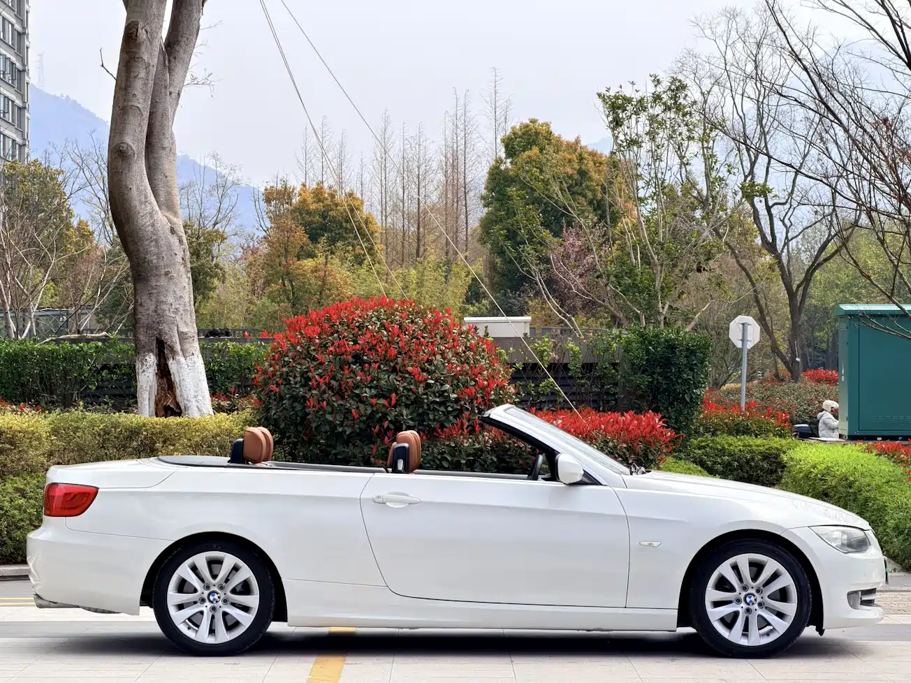 BMW 3 Series (Import) 2011 330i Convertible Coupe фото 15