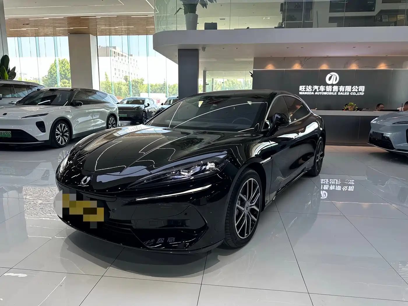 Denza Z9 2024 Model 1100km AWD Max Edition