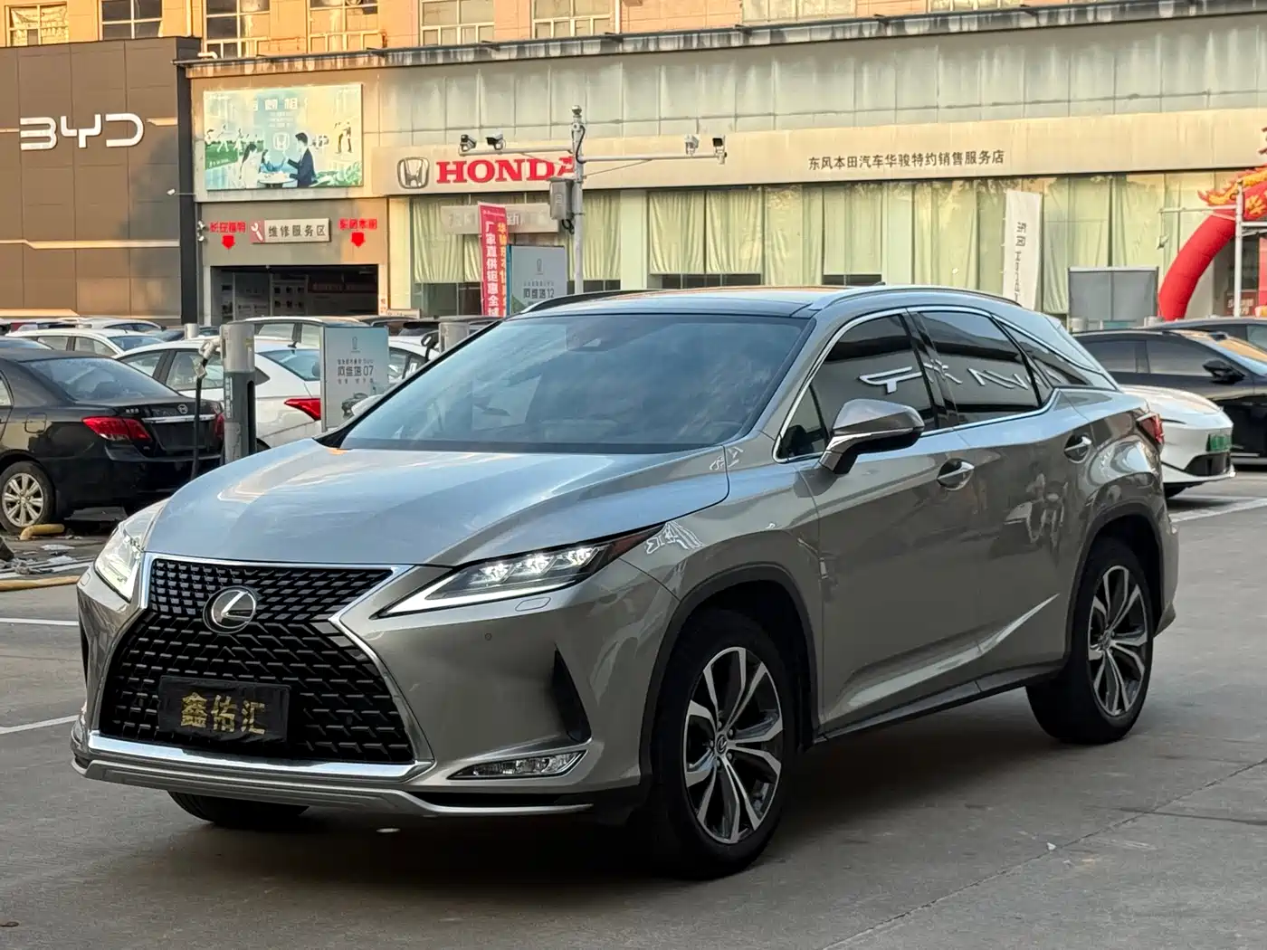 Lexus RX 2020 Facelift 300 AWD Elegance Edition фото 2
