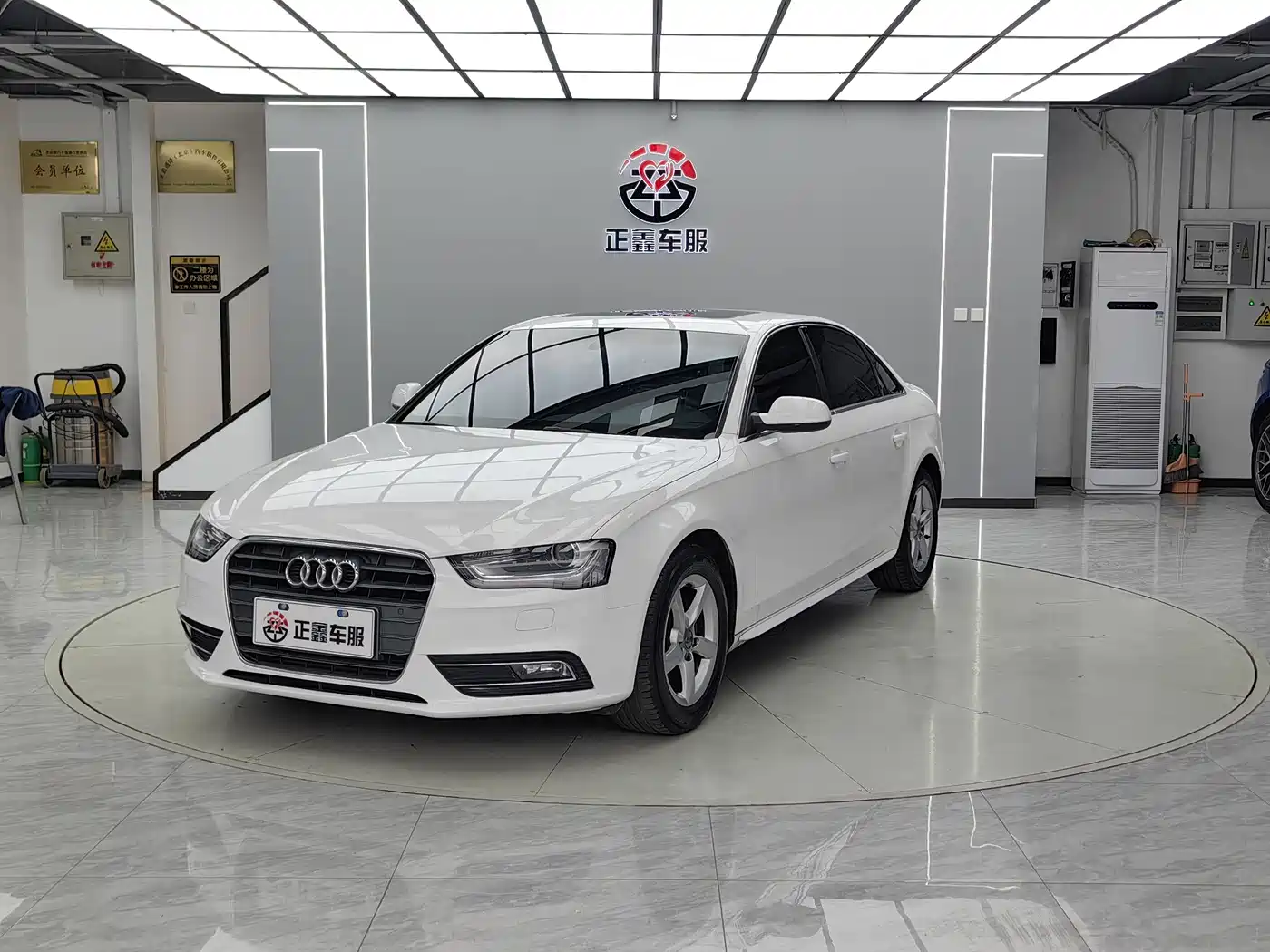 Audi A4L 2013 35 TFSI Automatic Standard