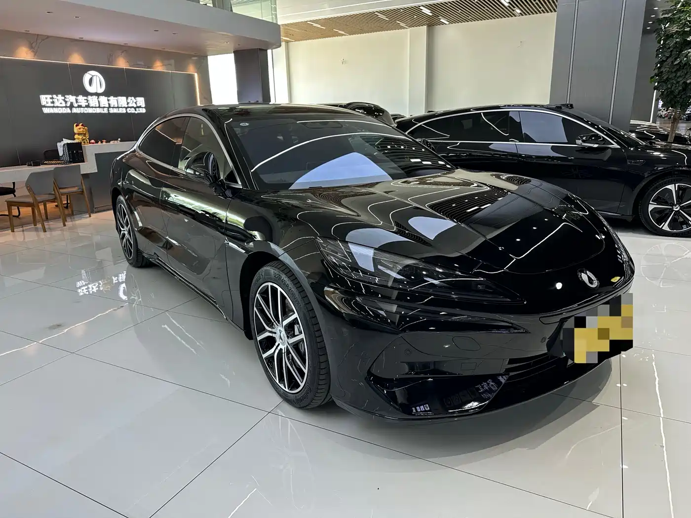 Denza Z9 2024 Model 1100km AWD Max Edition фото 3