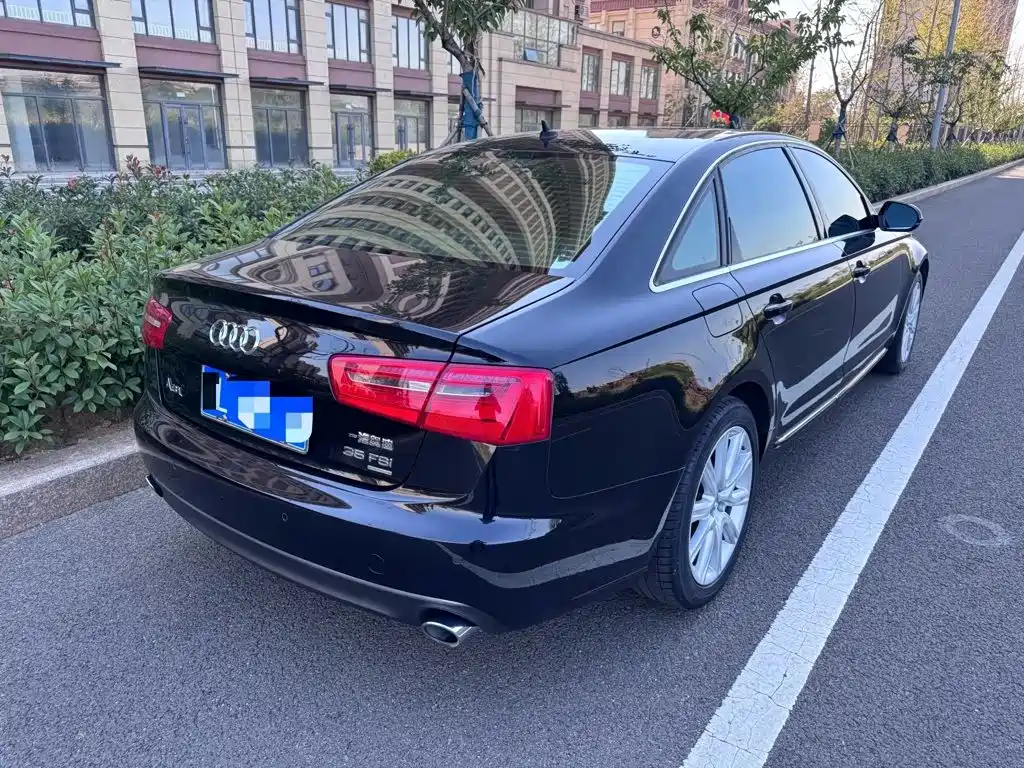 Photo 8 - Audi A6L