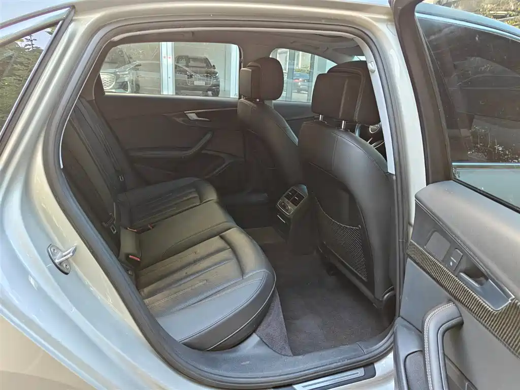 Audi A4L 2020 40 TFSI Luxury Elegance фото 11