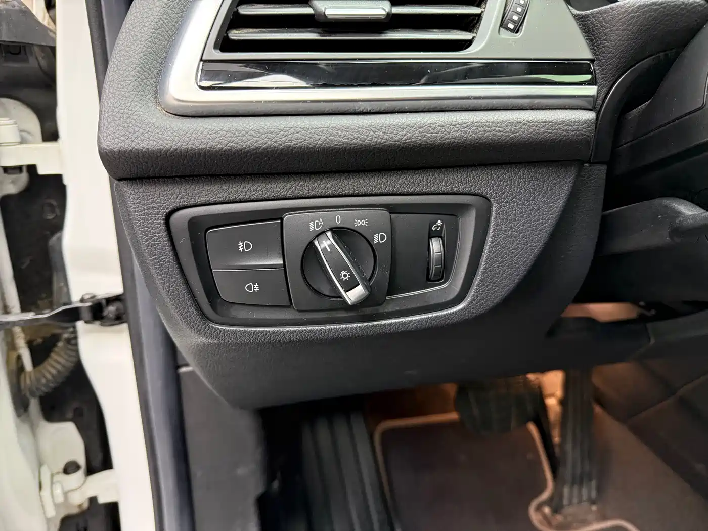BMW 1 Series 2017 118i Sport фото 4