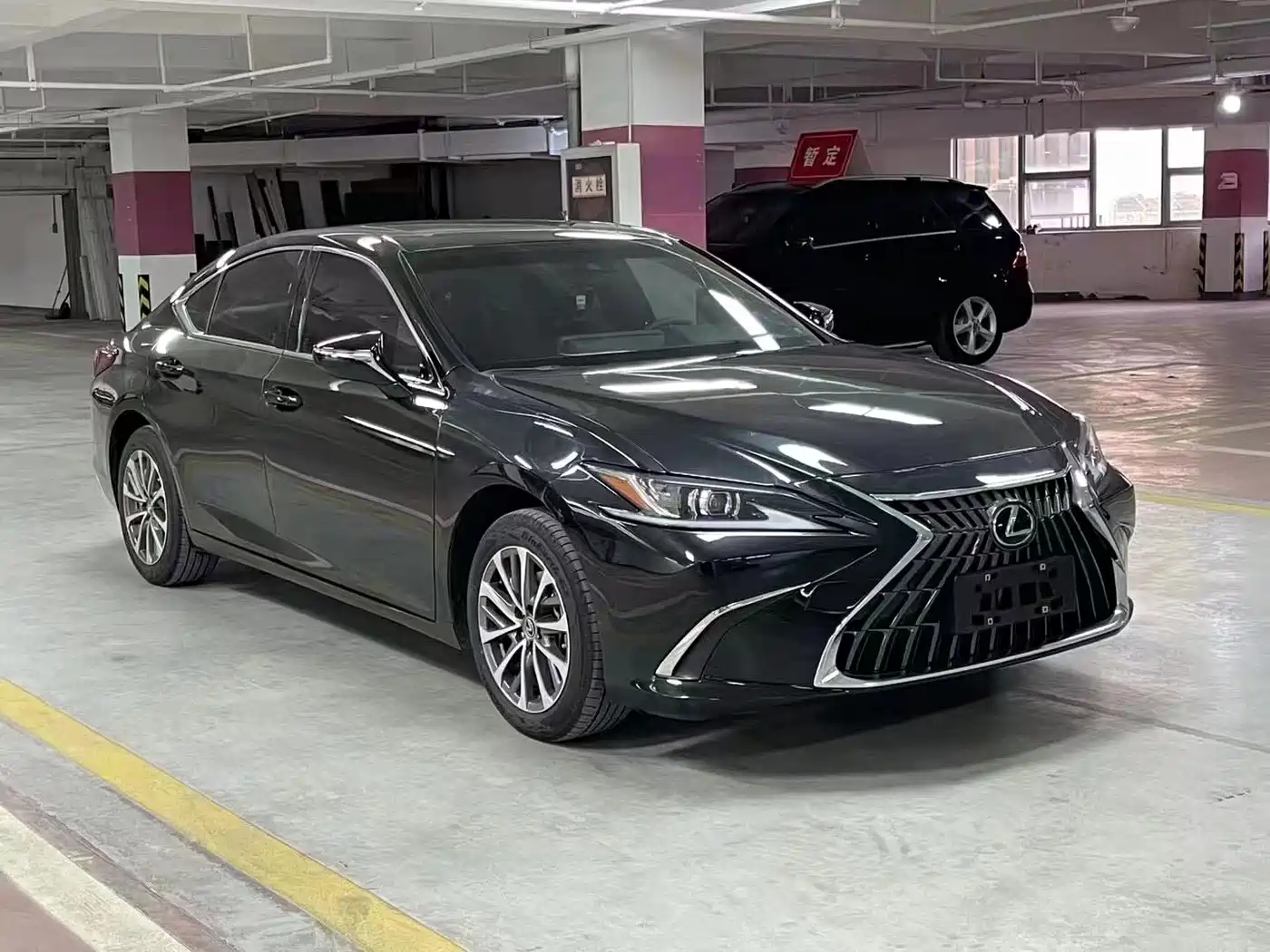 Lexus ES 2023 200 Excellence Edition фото 3