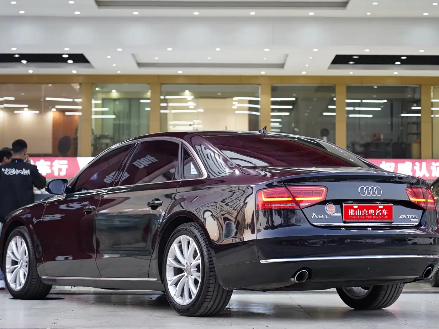 Audi A8 2013 A8L 45 TFSI quattro Comfort фото 2