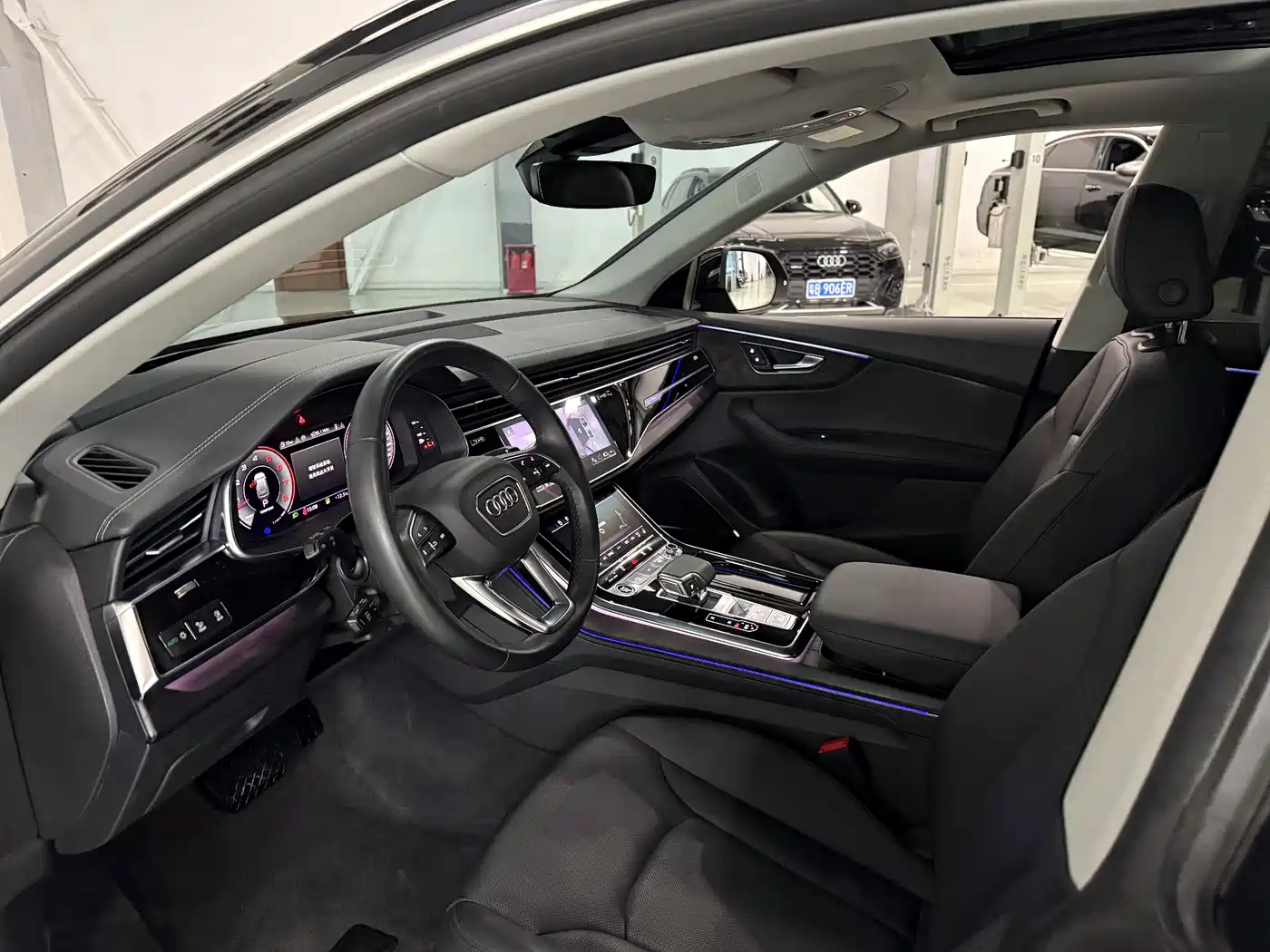 Audi Q8 2023 55 TFSI Luxury Sport фото 11