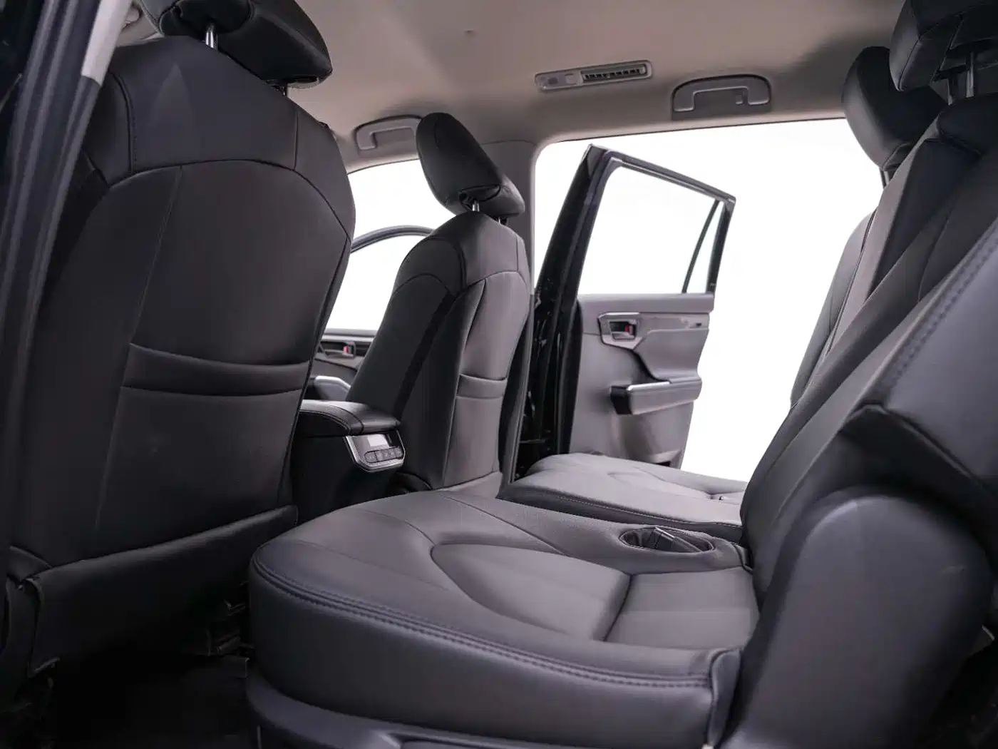 Toyota Highlander 2023 2.5L Smart Hybrid Dual Engine AWD Elite 7-Seater фото 24