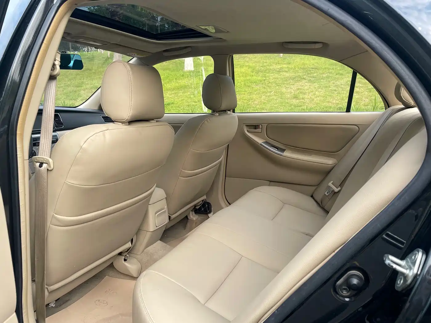 Toyota Corolla 2013 1.6L Automatic Luxury фото 6