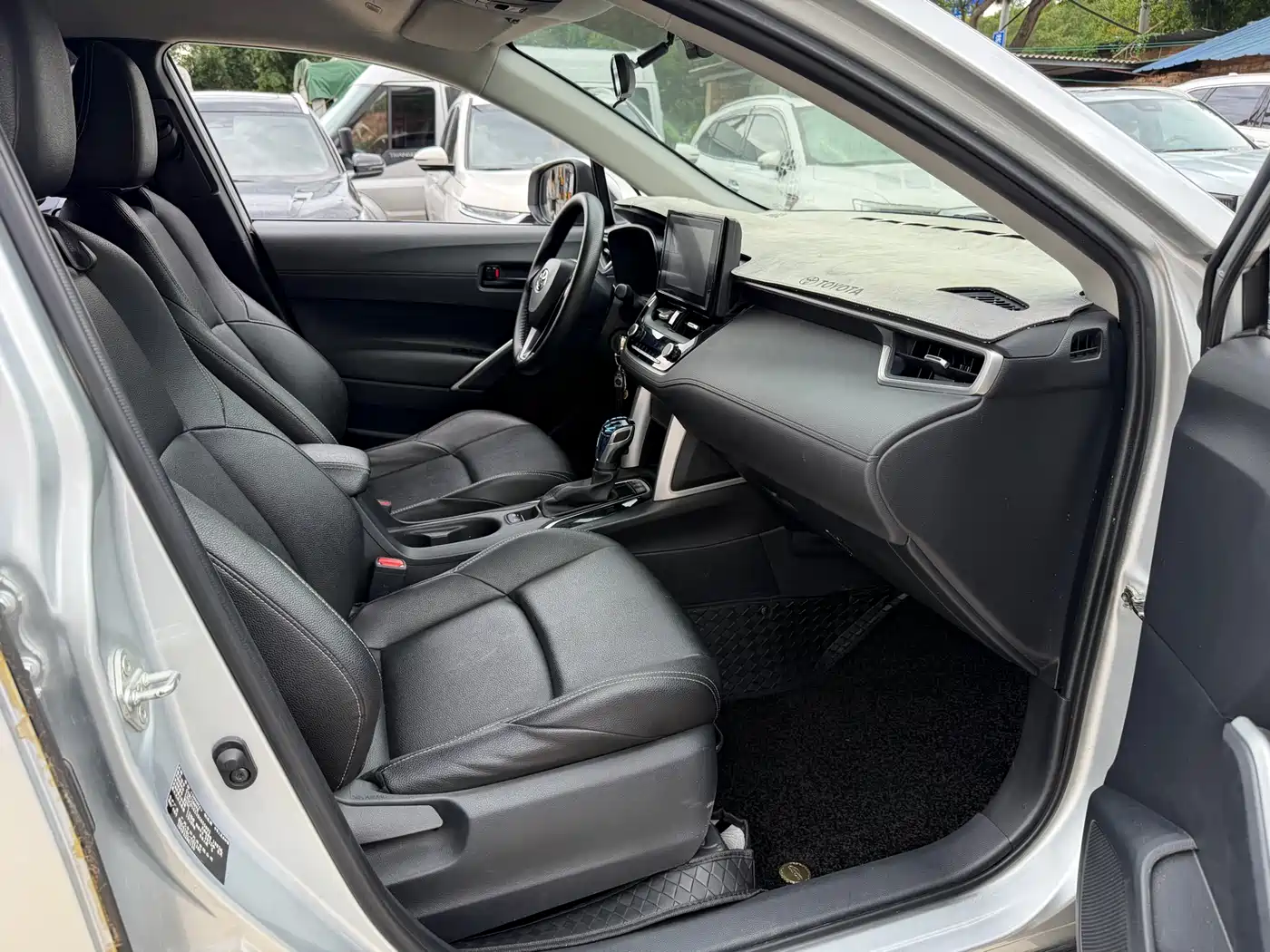 Toyota Frontlander 2022 2.0L CVT Elite фото 11