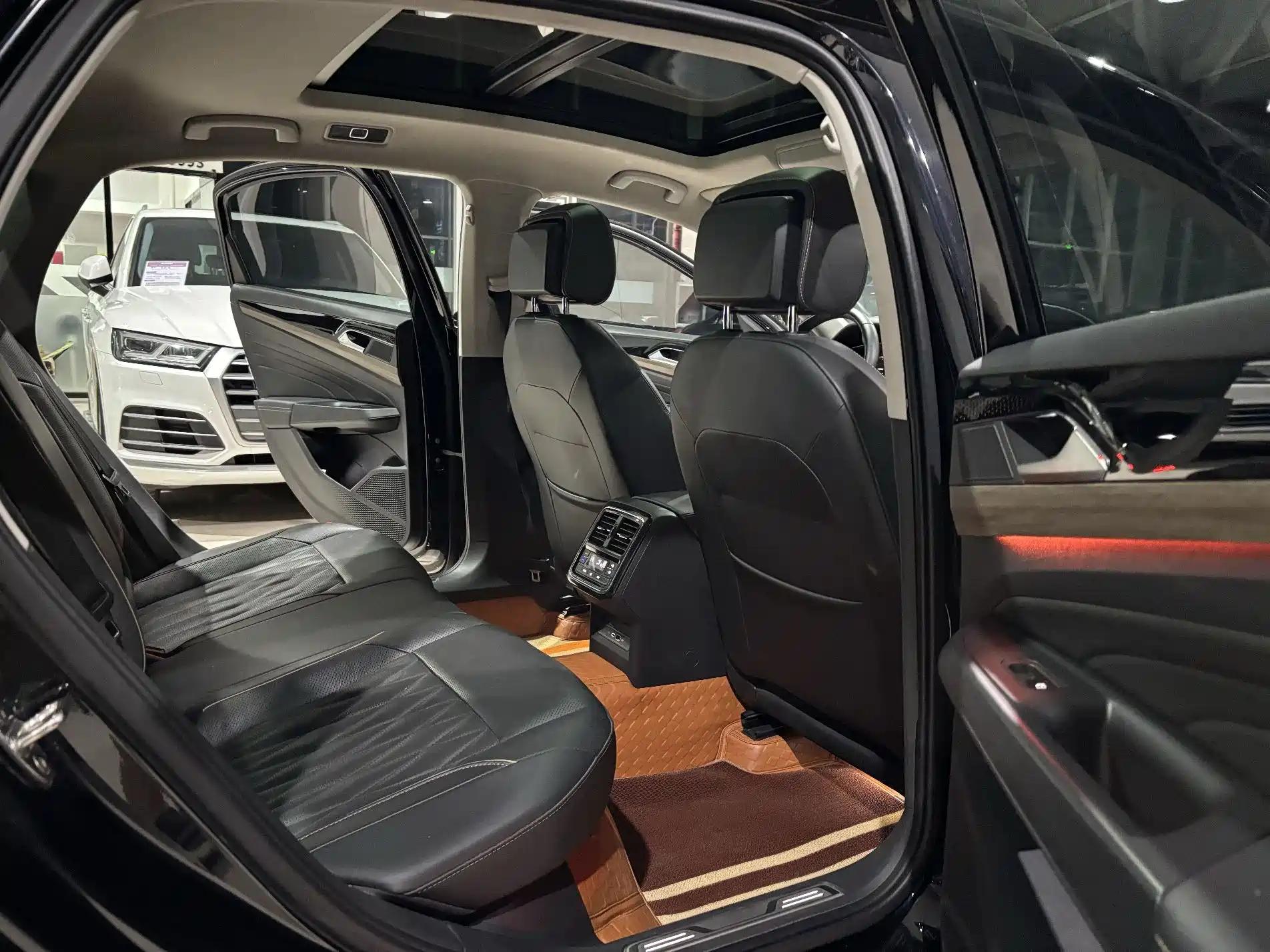 Фото 9 - Volkswagen Passat