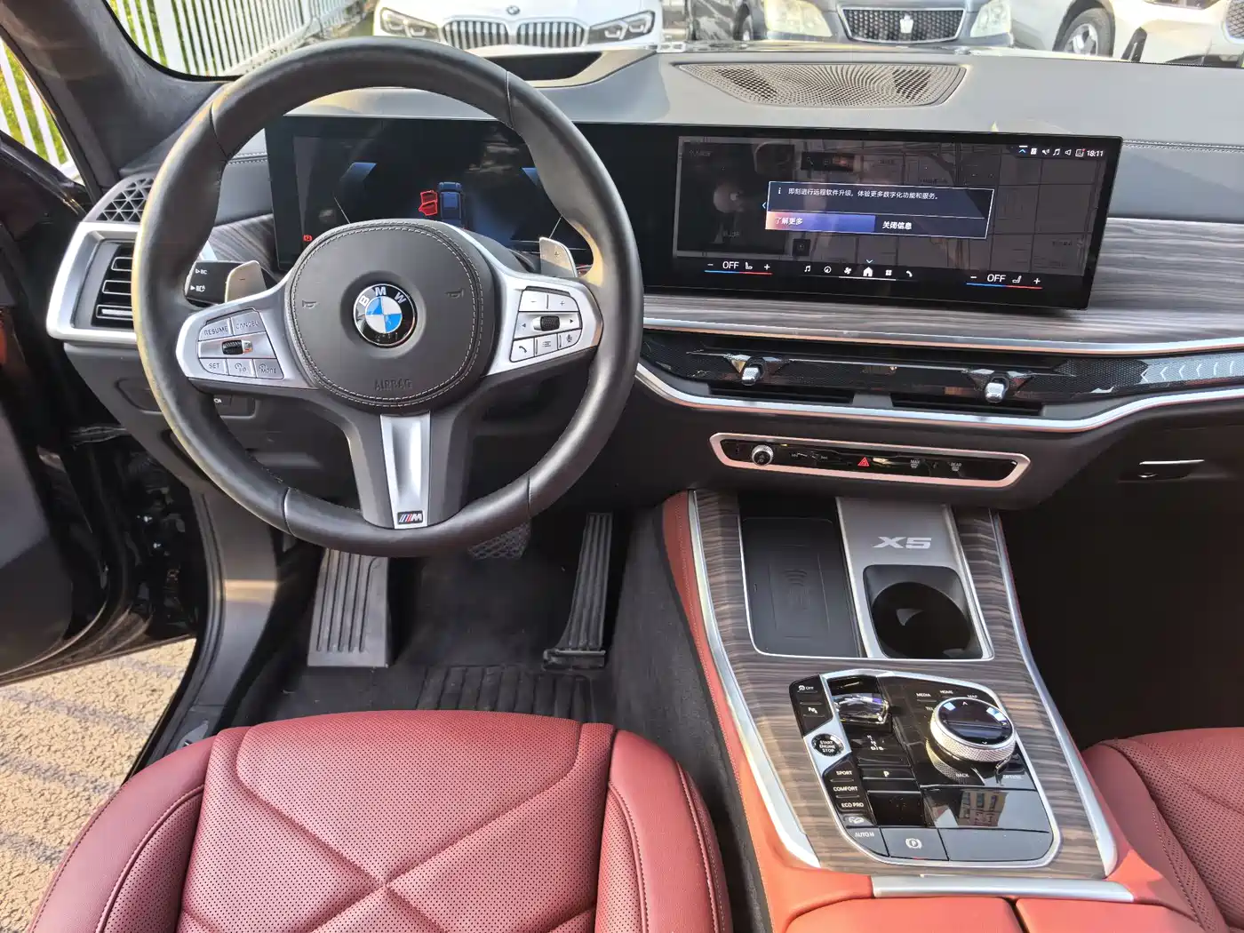 BMW X5 2025 Model xDrive 40Li M Sport Blackout Package фото 14
