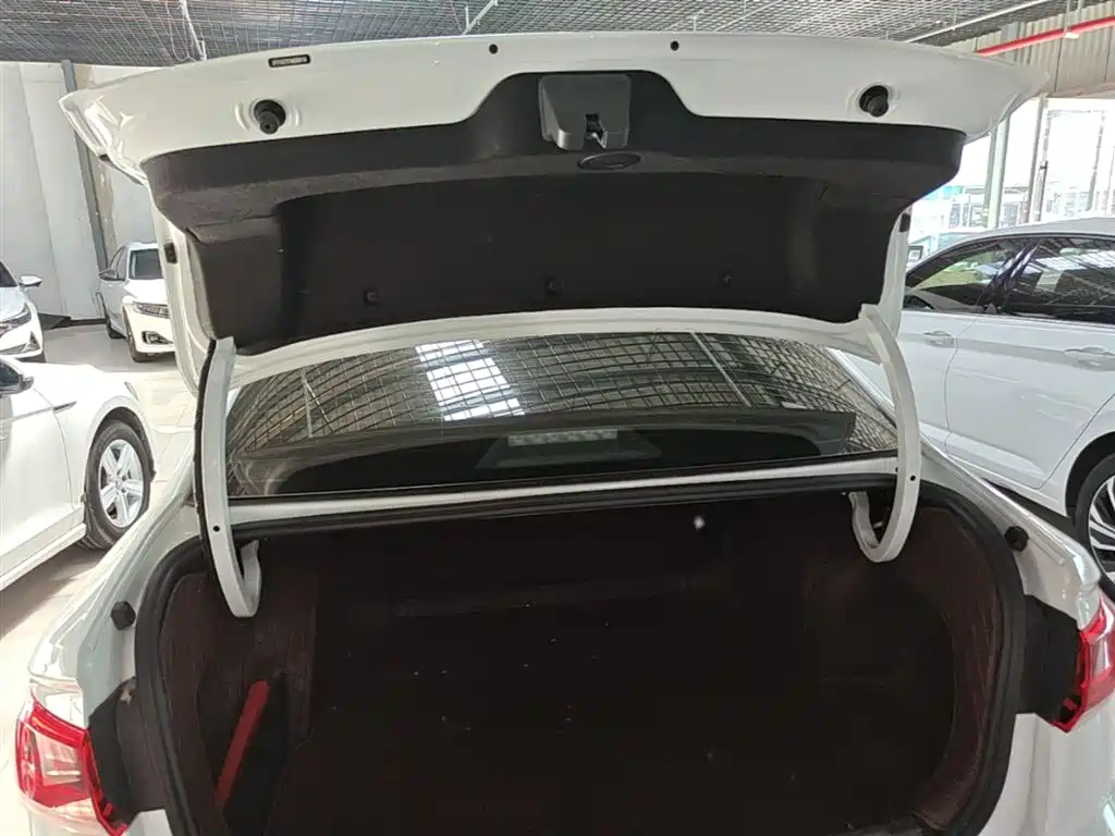Volkswagen Bora 2023 200TSI DSG Smart PRO Edition фото 19