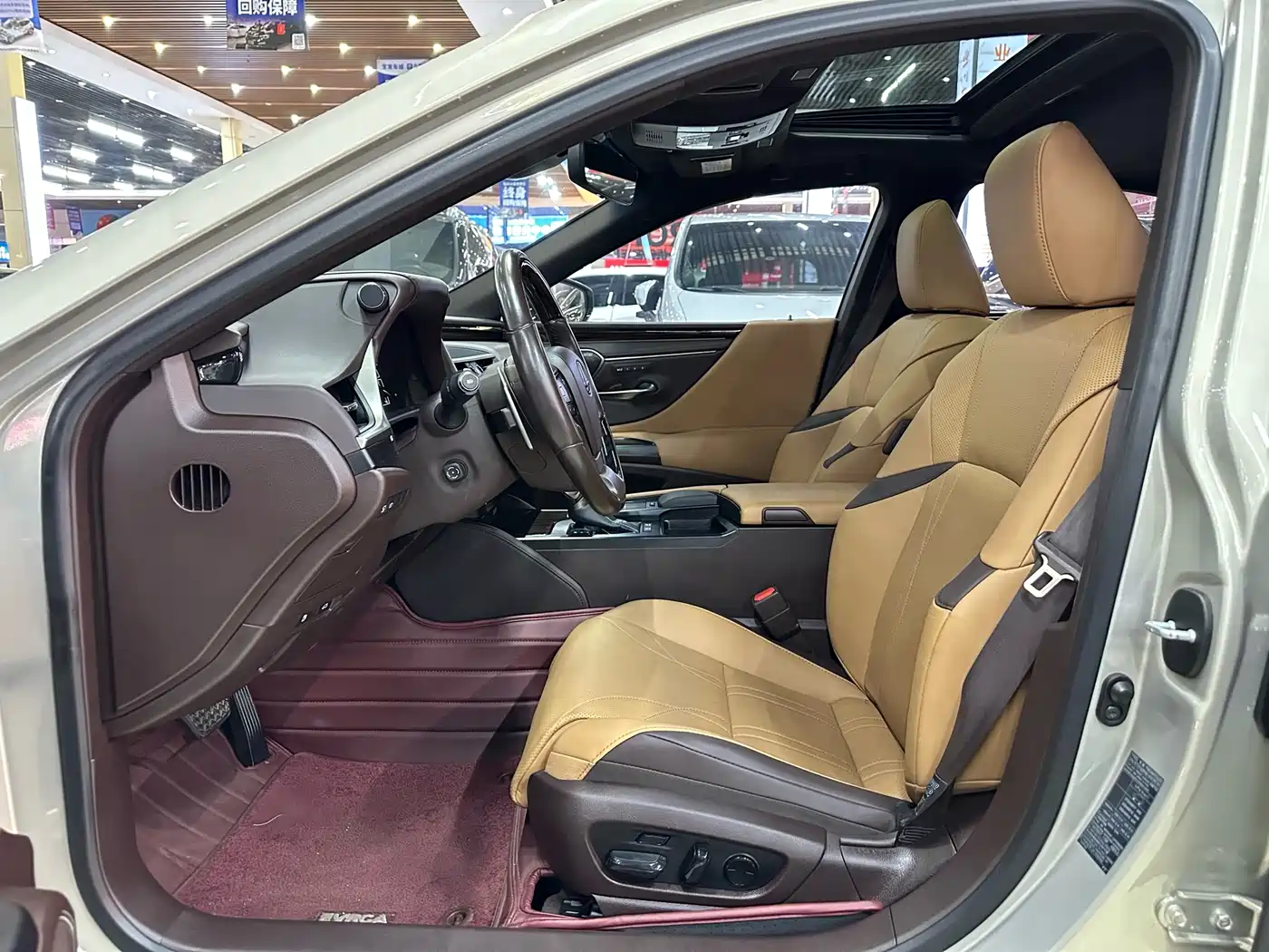 Lexus ES 2020 Model 300h Executive Edition фото 4