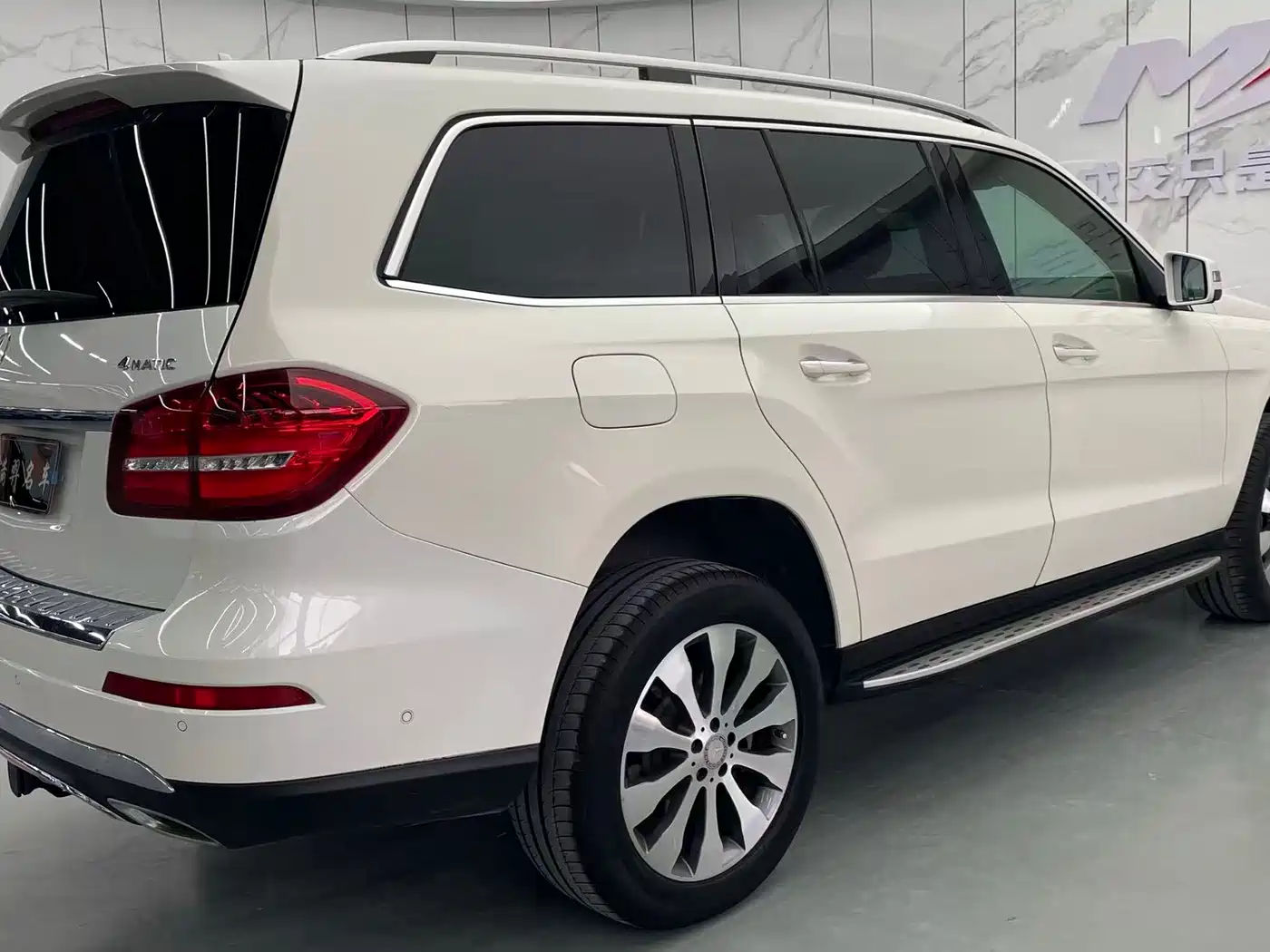 Mercedes-Benz GLS 2016 GLS 400 4MATIC Luxury фото 6