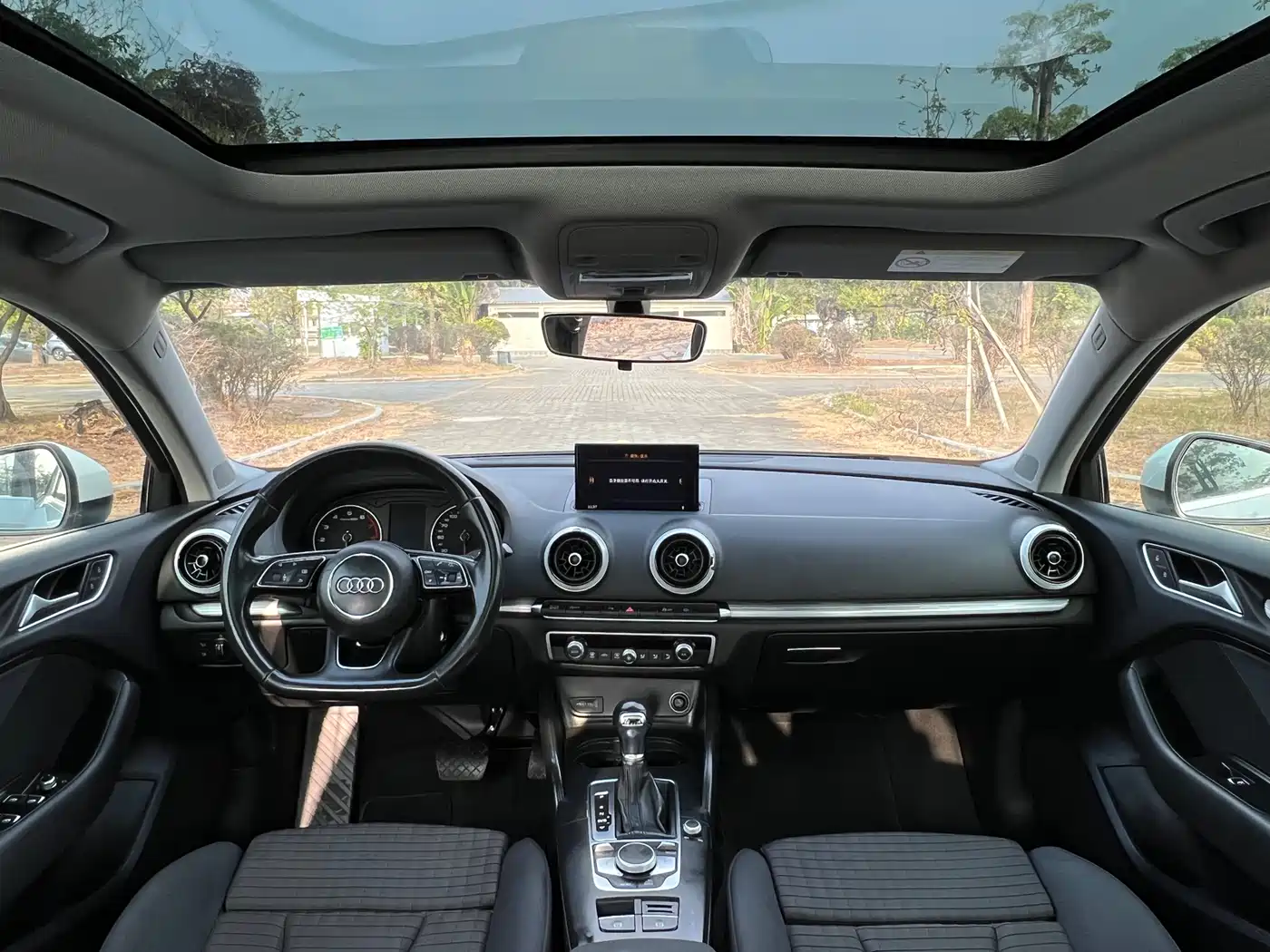 Audi A3 2018 30th Anniversary Limousine 35 TFSI Sport фото 12