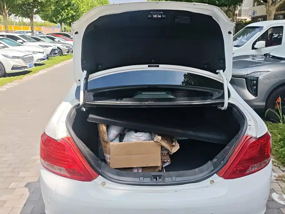 BYD E5