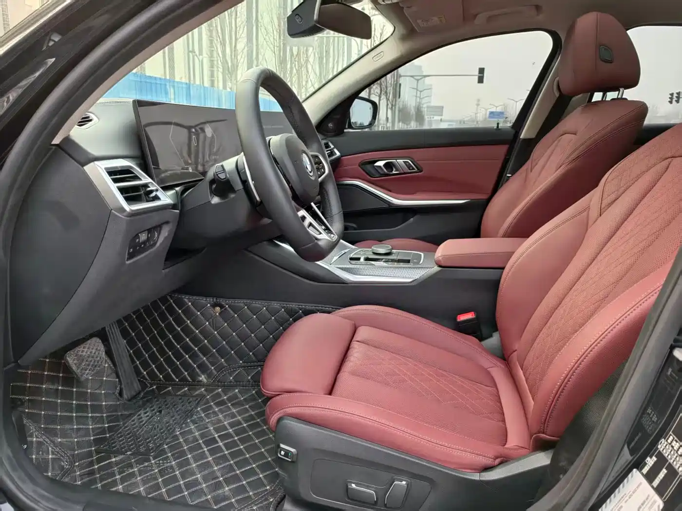 BMW 3 Series 2025 330Li M Sport Night Edition фото 5
