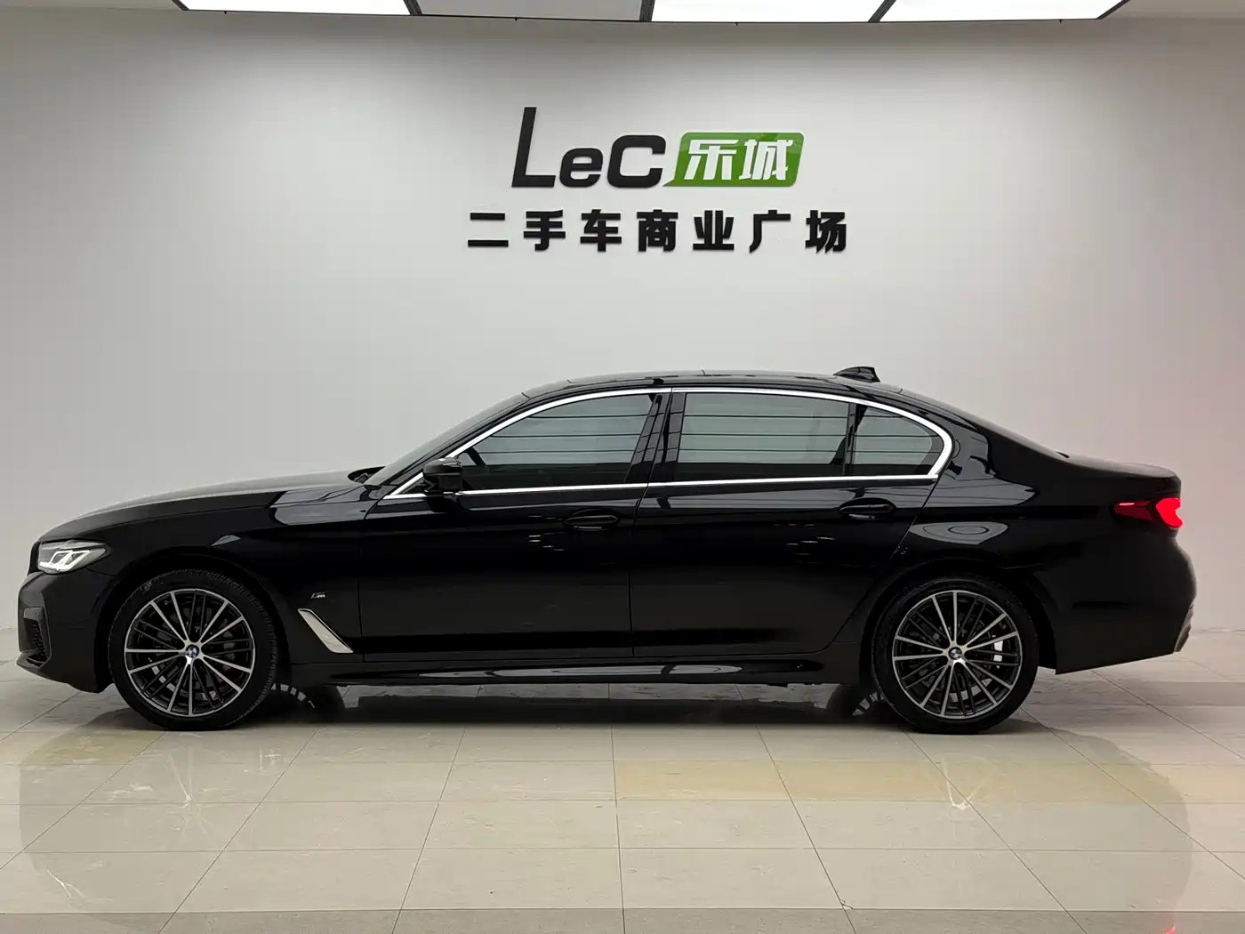 BMW 5 Series 2023 Facelift 530Li Leading M Sport Package фото 7