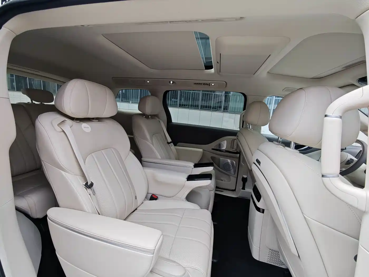 Voyah Auto Voyah Dreamer 2025 PHEV 4WD Kunpeng Premium Edition фото 29