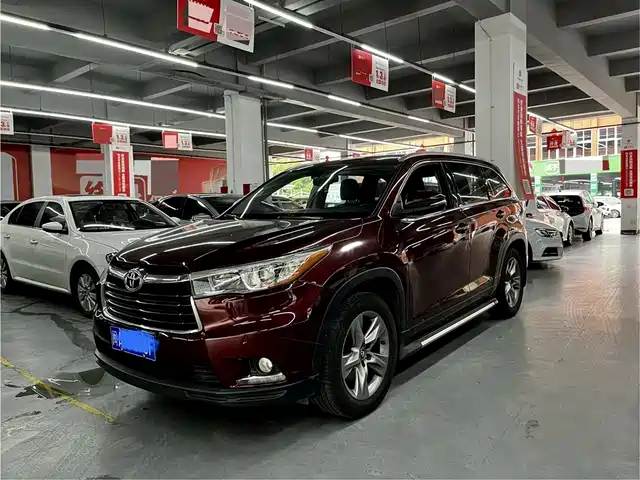 TOYOTA HIGHLANDER
