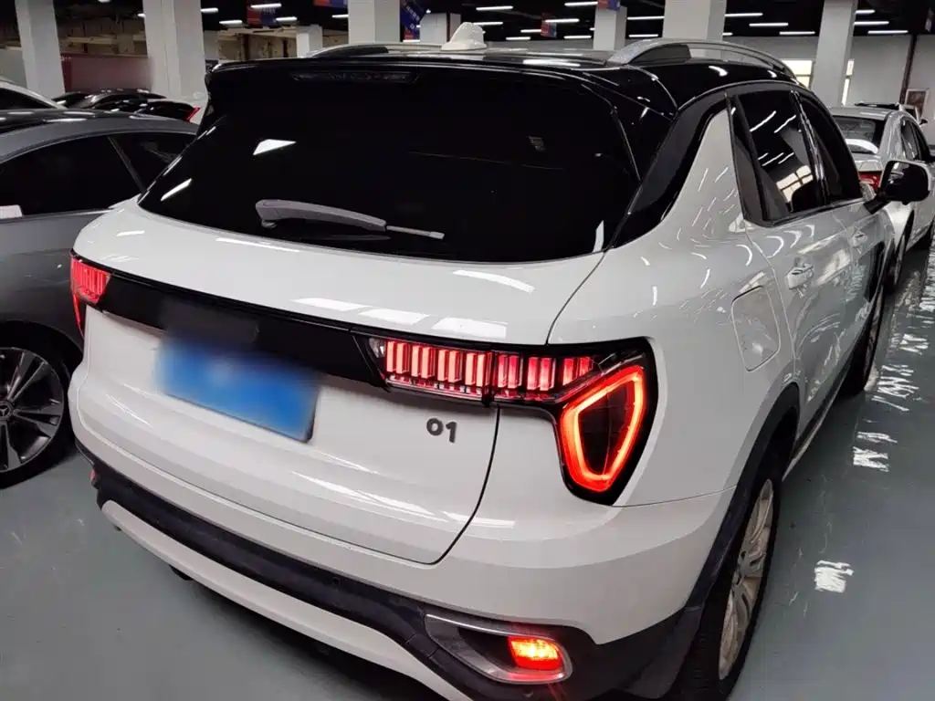 Lynk & Co 01 2017 2.0T 2WD Pro Version фото 5