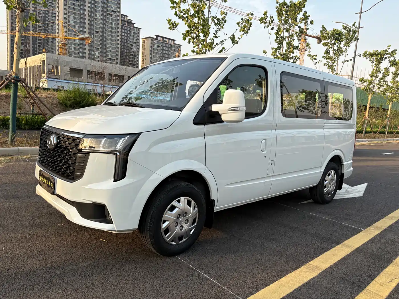 SAIC Maxus Xintu V80 2025 PRO Aoyun Express 2.0T Automatic Short Wheelbase Ultra-low Roof 5/6-Seater