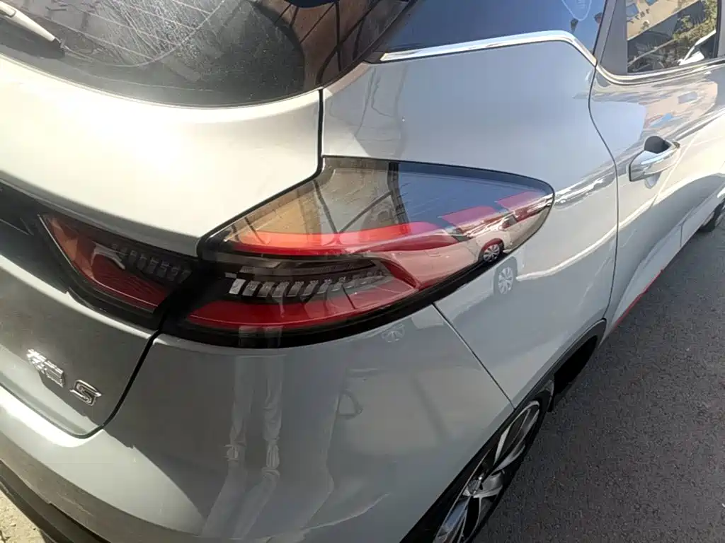 Photo 8 - Geely Emgrand S