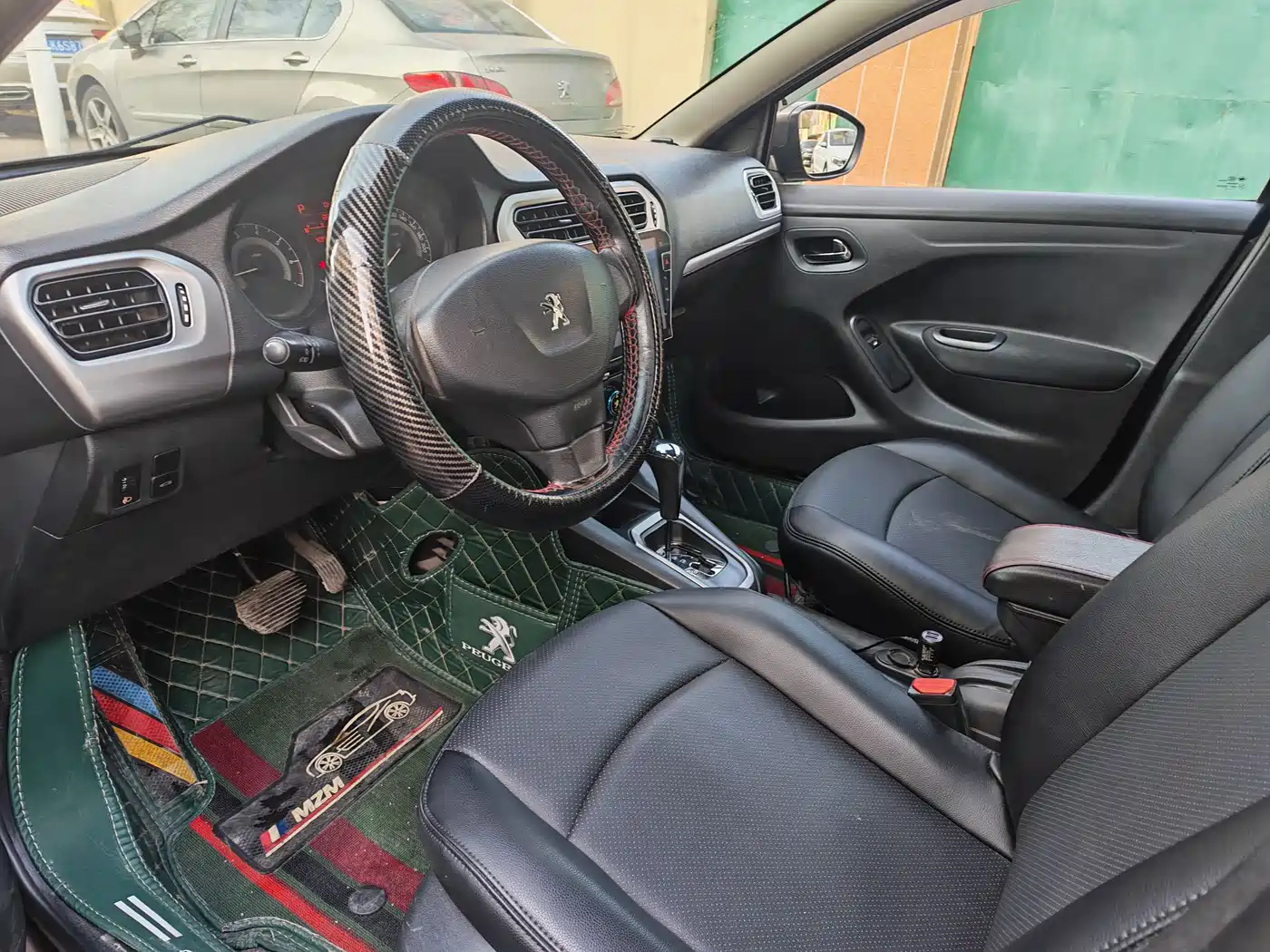 Peugeot 301 2014 1.6L Automatic Comfort Edition фото 8