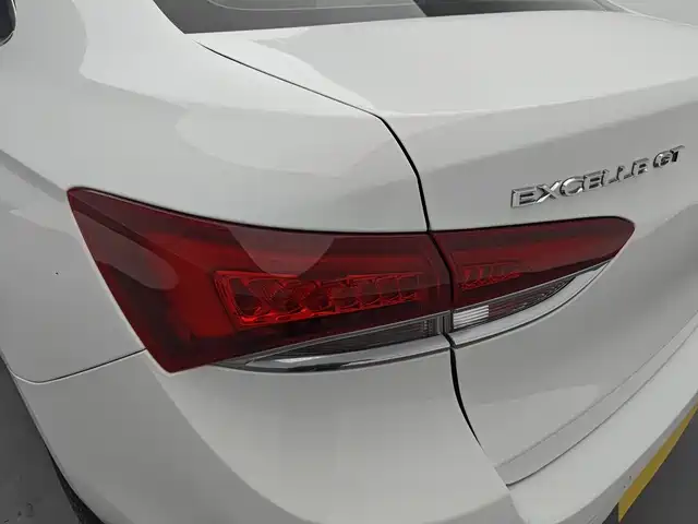 Buick Excelle 2021 Exemplar 1.5L Auto Progressive фото 15