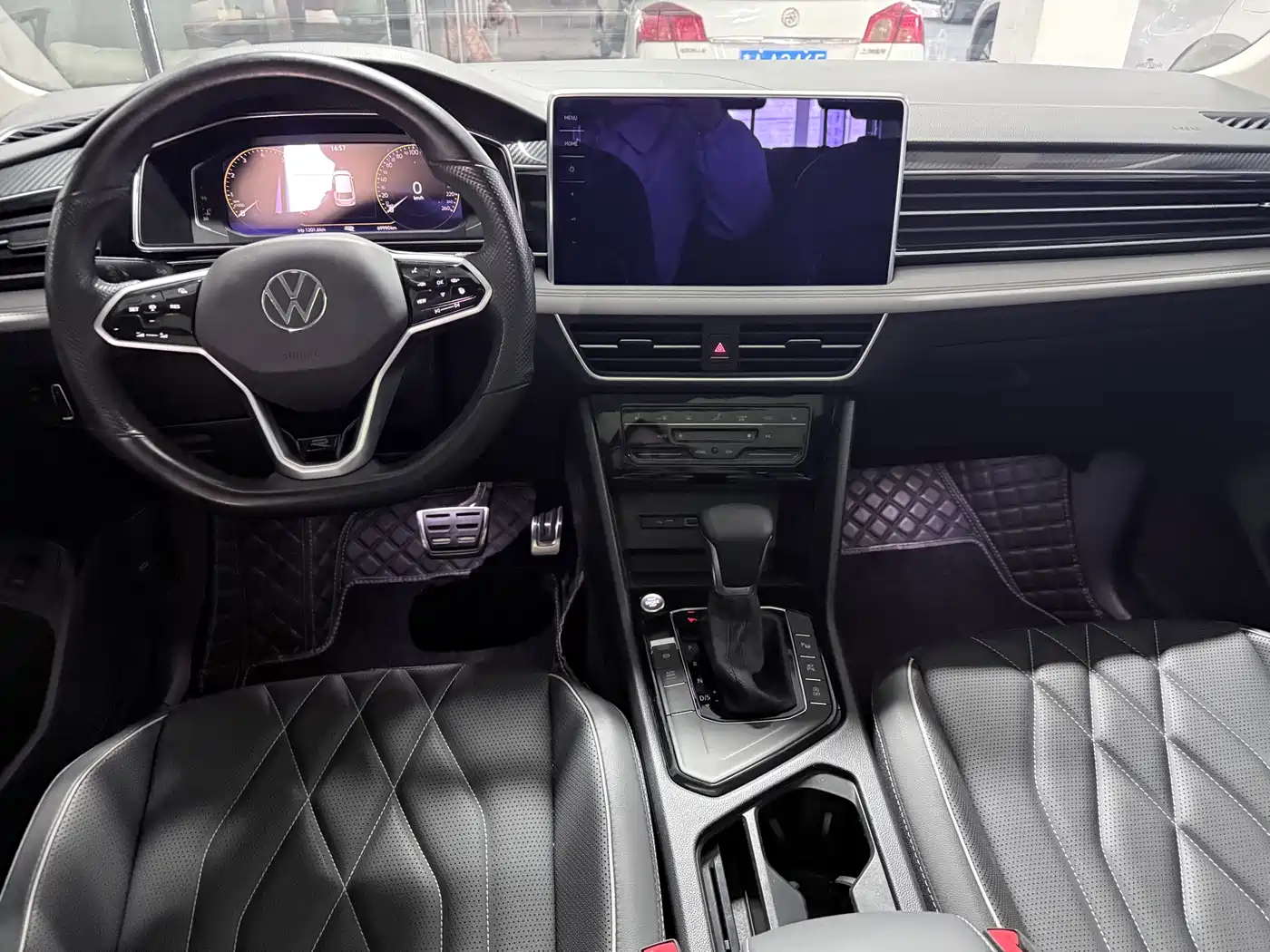 Volkswagen Tiguan L 2022 330TSI Auto 2WD R-Line Premium Edition фото 12