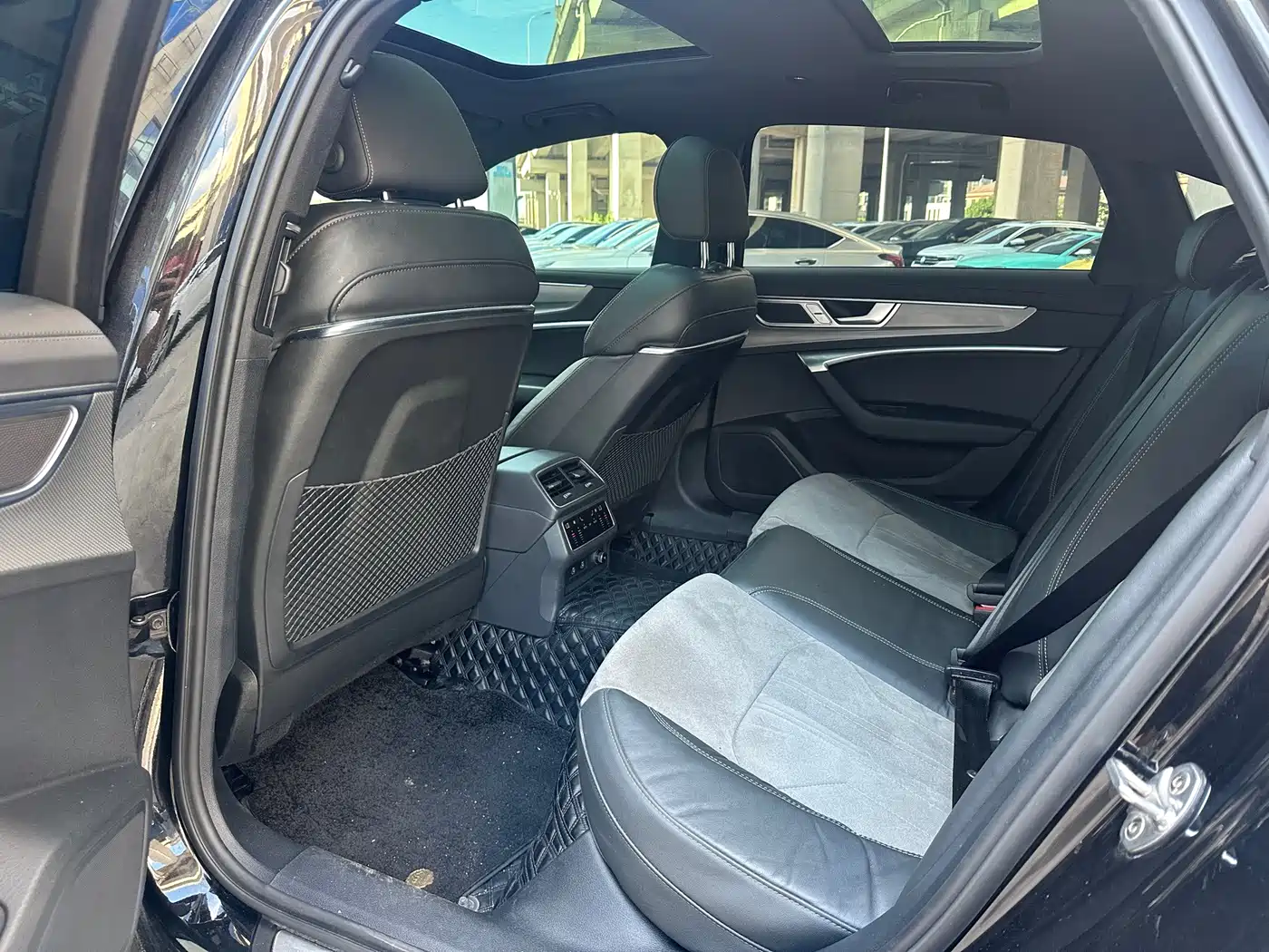 Фото 5 - Audi A6L