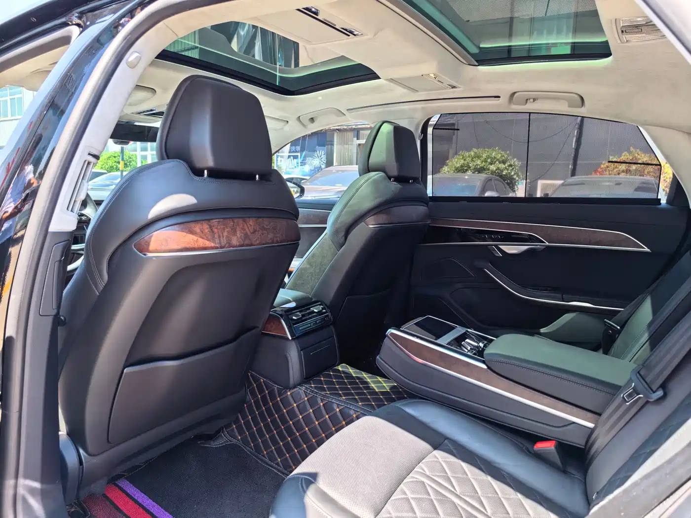Audi A8 2022 A8L 55 TFSI quattro Luxury Collector's Edition фото 6