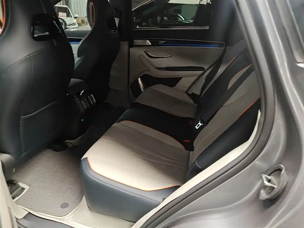 BYD Song PLUS PHEV 2024 Glory Edition DM-i 110km Flagship PLUS фото 17
