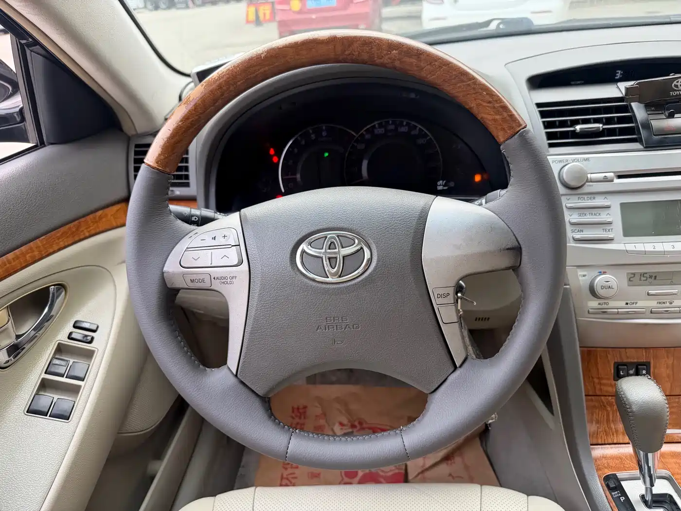 Toyota Camry 2013 200G Classic Luxury Edition фото 24