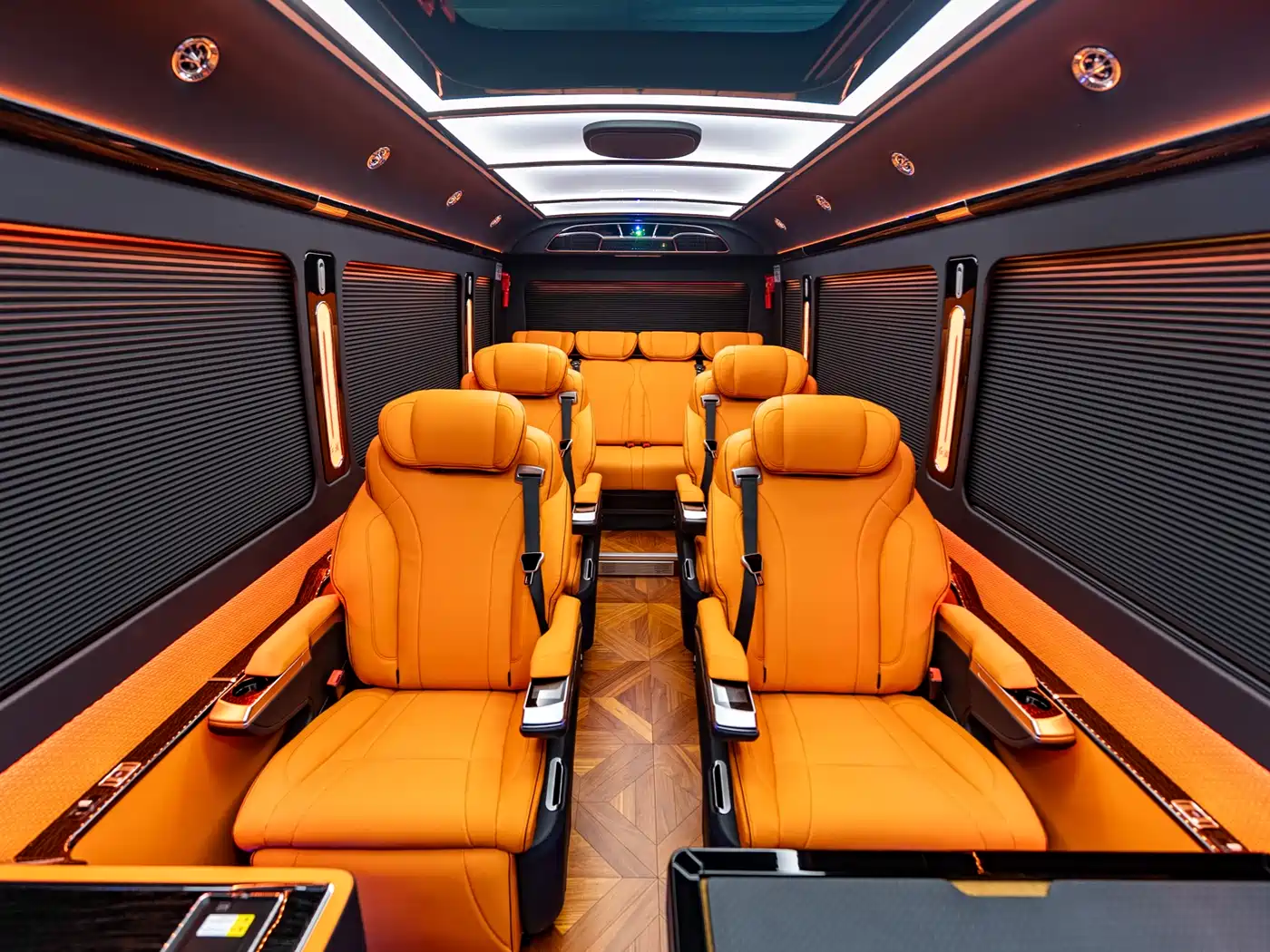 Hongqi Guoyue 2024 3.0T Flagship Edition 17-seater фото 11
