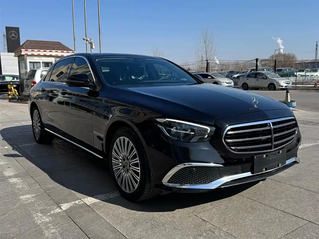 Mercedes-Benz E-Class 2021 E 300 L Fashion фото 3