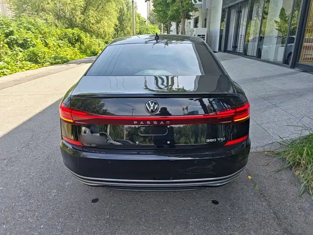 Photo 6 - Volkswagen Passat
