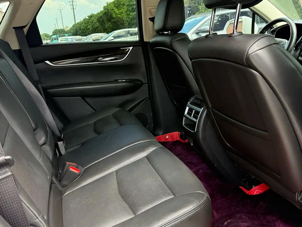 Cadillac XT5 2017 2016 25T Luxury Model