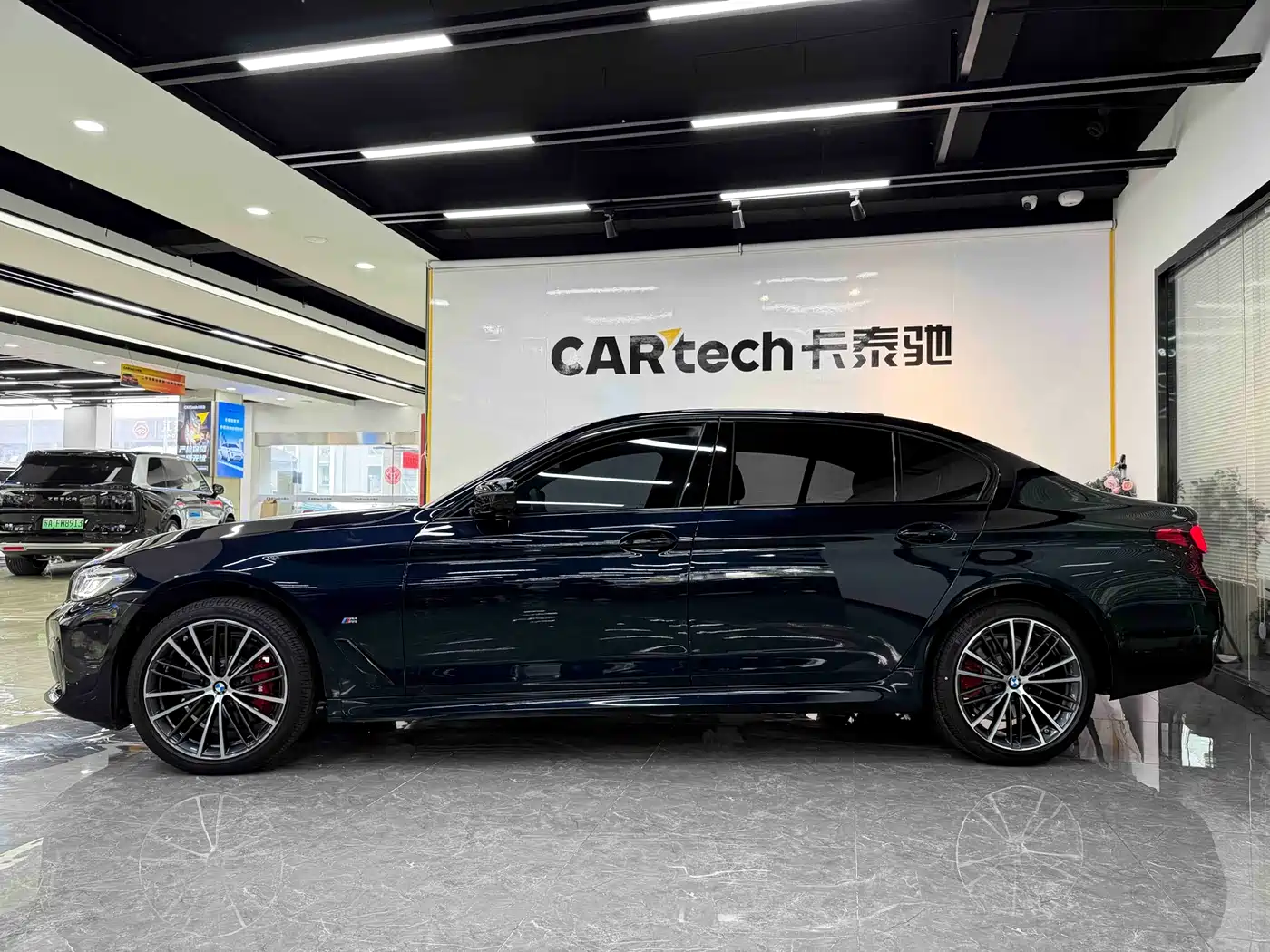 BMW 5 Series 2022 Model Second Facelift 530Li Leading M Sport Package фото 4
