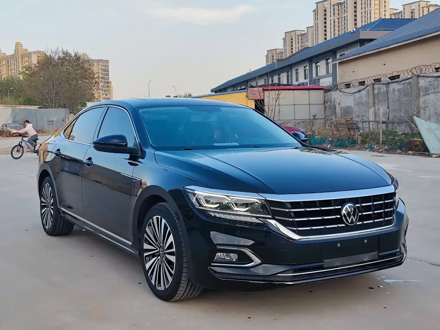 Volkswagen Passat 2021 Model 330TSI Luxury Edition фото 6